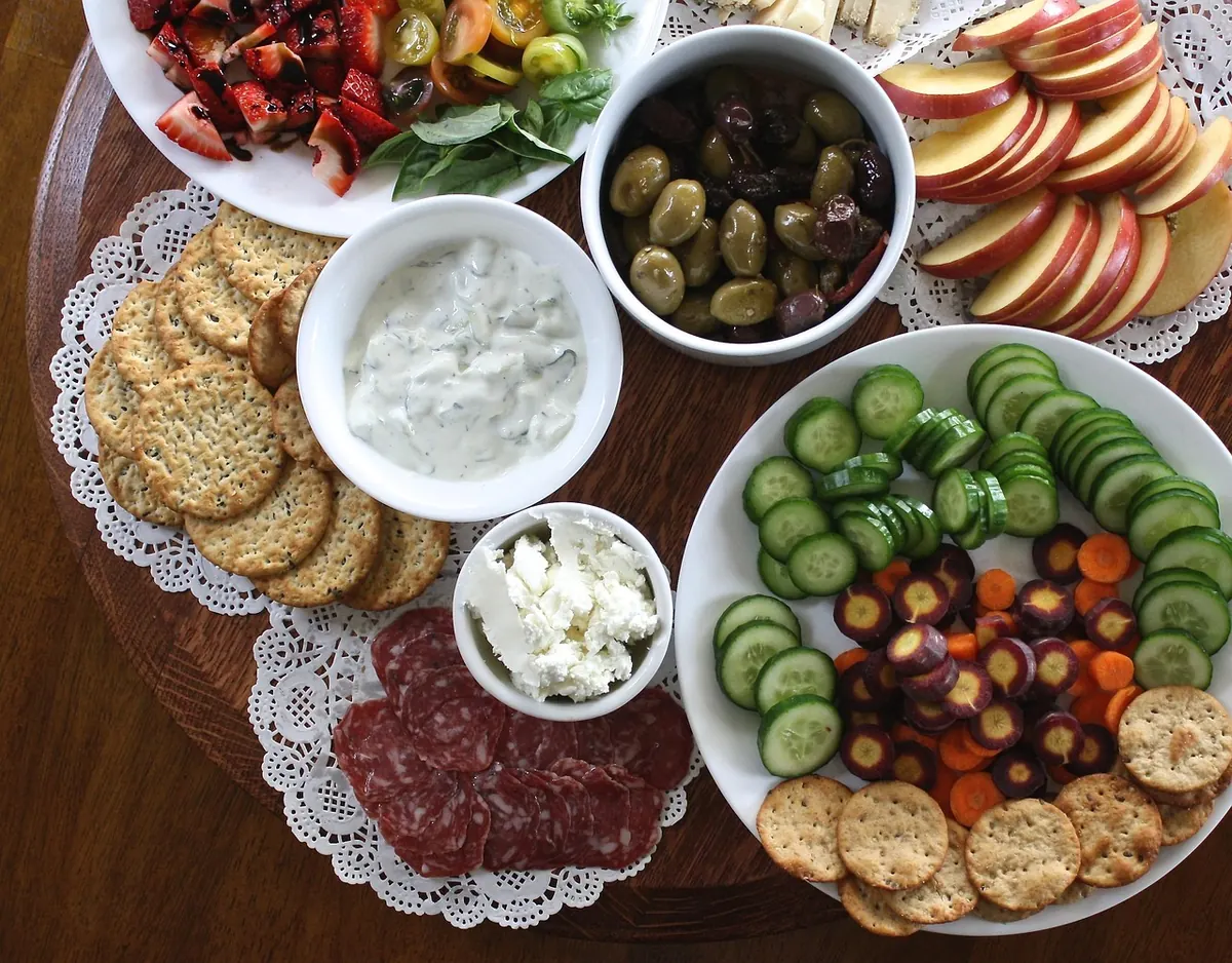 How to Build an Olive Board for Drinks and Parties